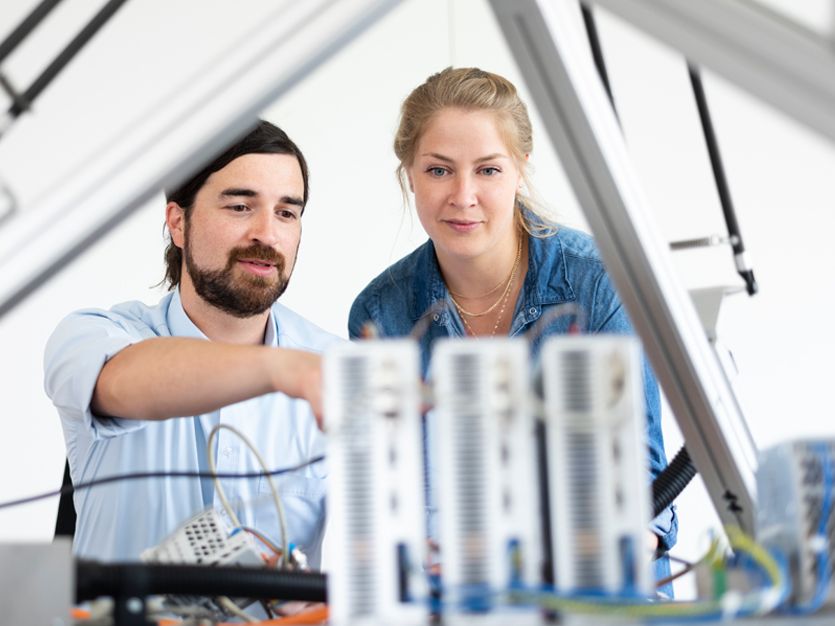 Die Menschen bei CODESYS wissen, dass sie zusammen mit ihrem Team auch die anspruchsvollsten Aufgaben lösen können.