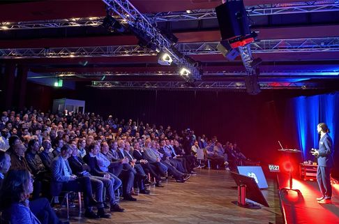 Mit 500 anwesenden Gästen aus aller Welt war die Fachtagung der CODESYS Group bis auf den letzten Platz ausgebucht.
